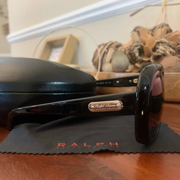 🌸Authentic Ralph Lauren Sunglasses - Picture 7 of 8
